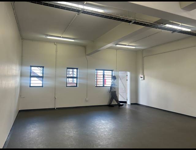 198M² BUILDING TO LET IN MAITLAND
